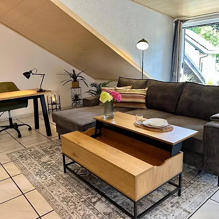 Familie Oder Beruflich - Dachterasse - Gemuetlich - Kueche - Naehe Flughafen Apartment