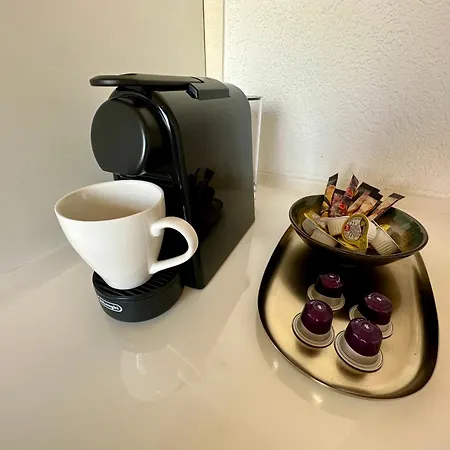 Familie Oder Beruflich - Dachterasse - Gemuetlich - Kueche - Naehe Flughafen Apartmán