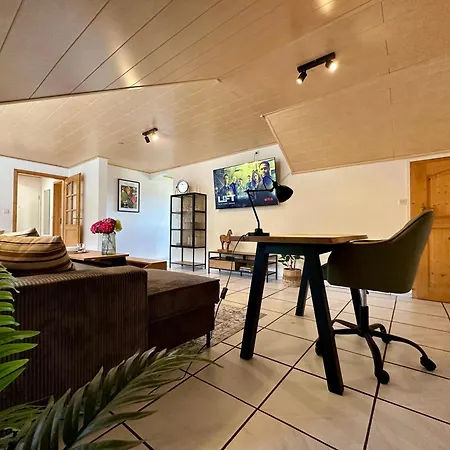 Apartmán Familie Oder Beruflich - Dachterasse - Gemuetlich - Kueche - Naehe Flughafen