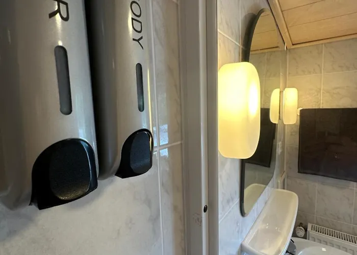 Apartment Familie Oder Beruflich - Dachterasse - Gemuetlich - Kueche - Naehe Flughafen