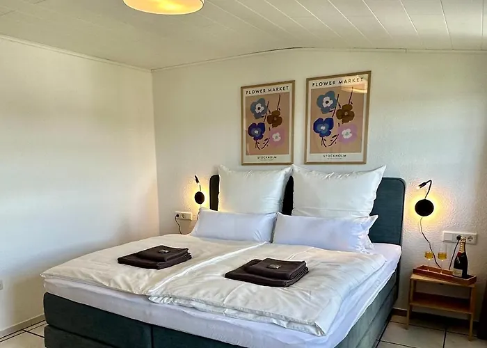 Familie Oder Beruflich - Dachterasse - Gemuetlich - Kueche - Naehe Flughafen *