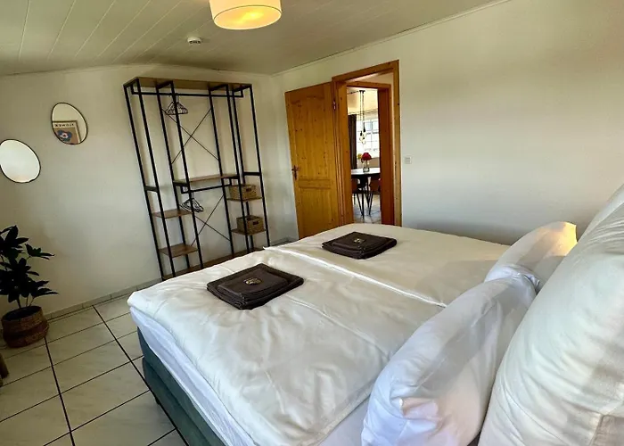 Familie Oder Beruflich - Dachterasse - Gemuetlich - Kueche - Naehe Flughafen Apartmán *