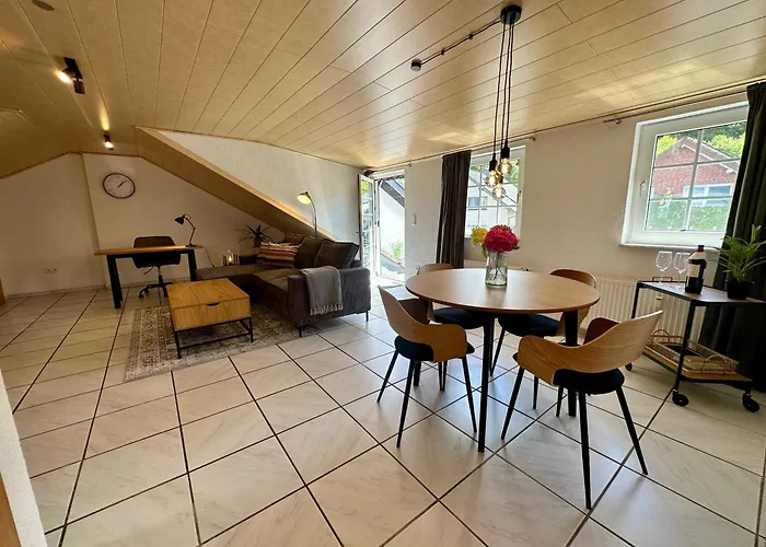 Familie Oder Beruflich - Dachterasse - Gemuetlich - Kueche - Naehe Flughafen