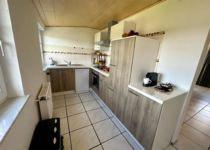 Familie Oder Beruflich - Dachterasse - Gemuetlich - Kueche - Naehe Flughafen *