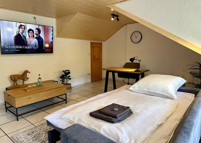 Familie Oder Beruflich - Dachterasse - Gemuetlich - Kueche - Naehe Flughafen